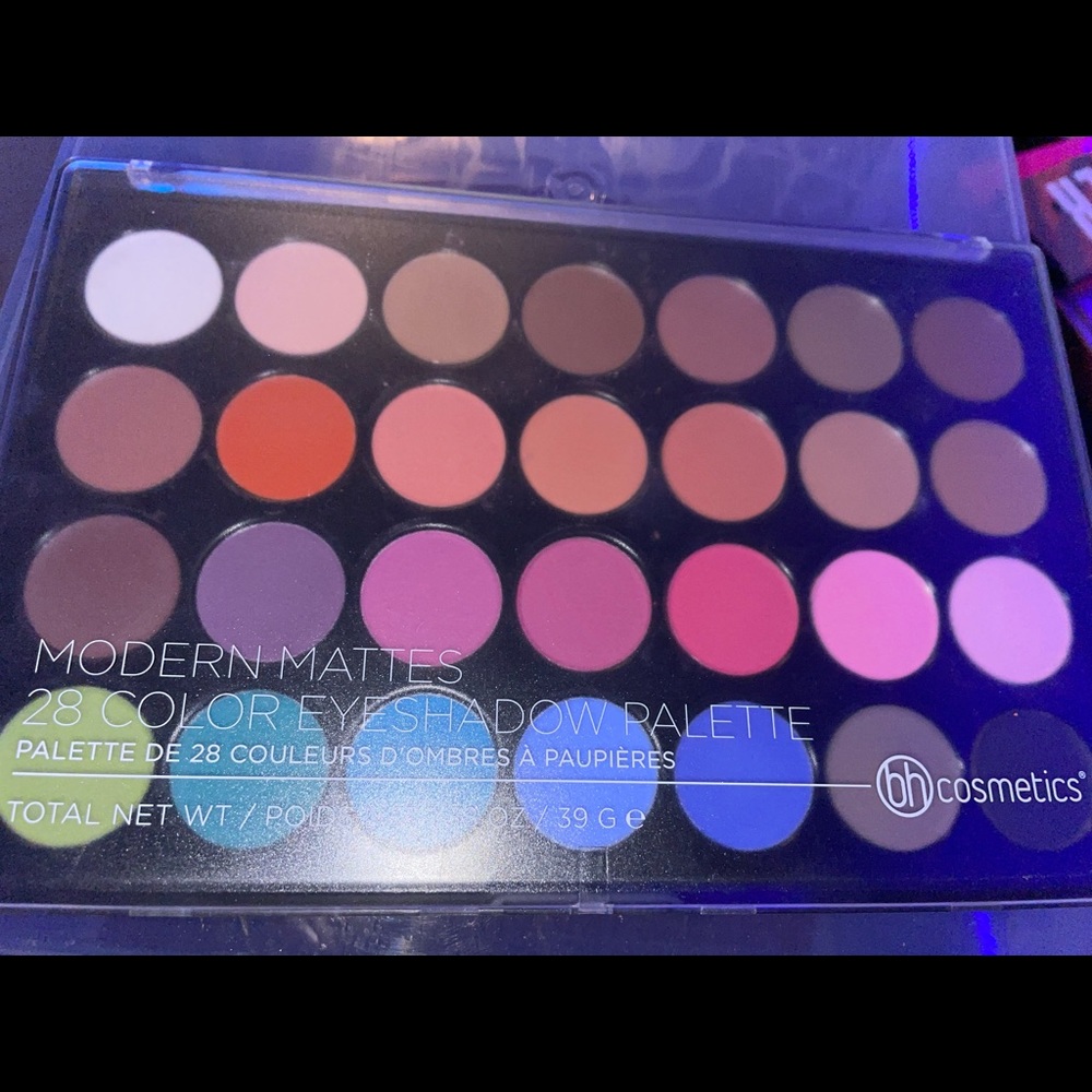 BH cosmetics MODERN MATTE palette